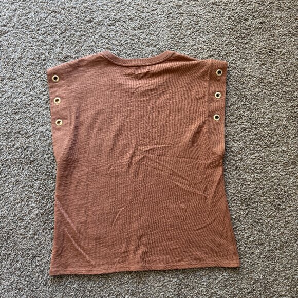 NWT Nation LTD 100% Cotton Sleeveless Muscle T-Shirt Gold Grommets Size Medium - Picture 6 of 6